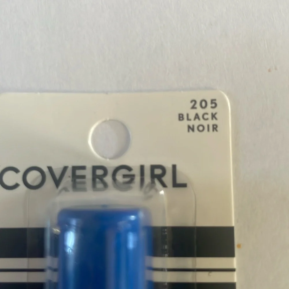 Covergirl Professional 3-in-1 Curved Brush Mascara, 205 black noir volume length
